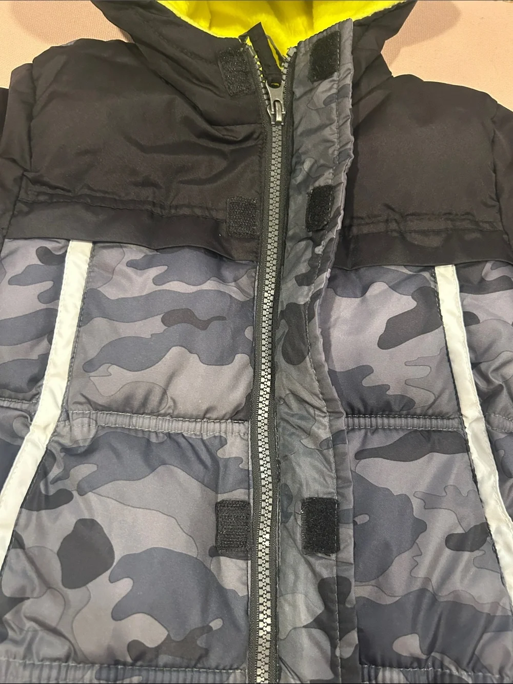 Kids Grey Camo Puffer Jacket with Neon Lining